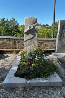 grabstein.jpg
